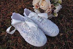 Ponožky, pančuchy, obuv - biele svadobné tenisky 3 - 14254262_