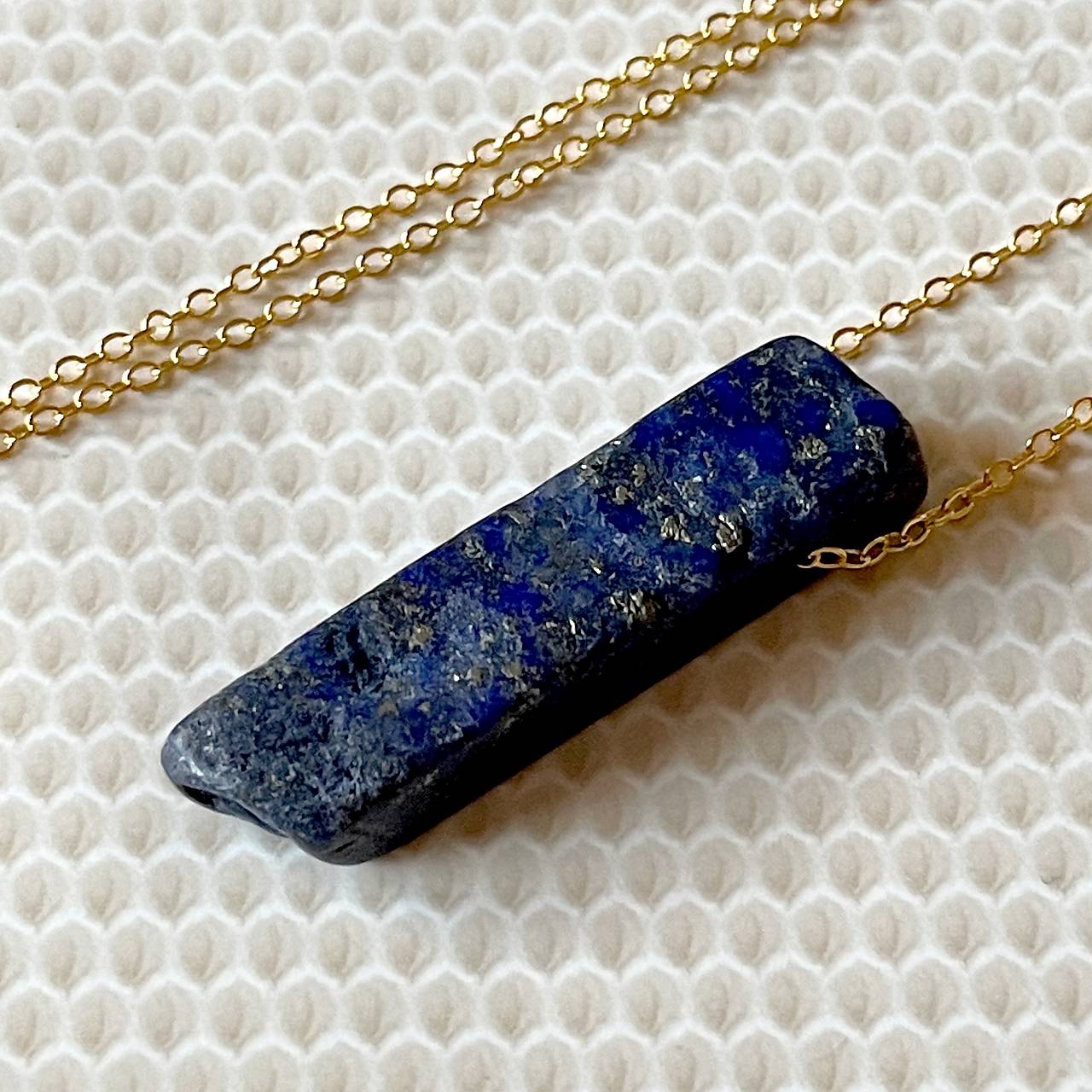Lapis Lazuli Golden Necklace / Náhrdelník s lazuritom