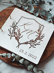 Papiernictvo - Svadobná kniha hostí personalizovaná, drevený fotoalbum - Erb - 14273483_