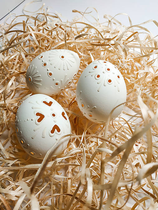 Dekorácie - Madeirové kraslice (Biela) - 14272483_