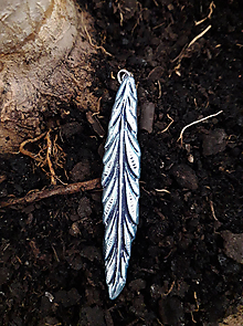 Náhrdelníky - Prívesok v tvare úzkeho listu (Modrá) - 14274150_