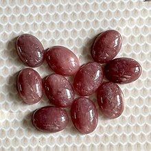 Minerály - Strawberry quartz (jahodový kremeň) kabošon ovál / 14x10mm - 14275245_