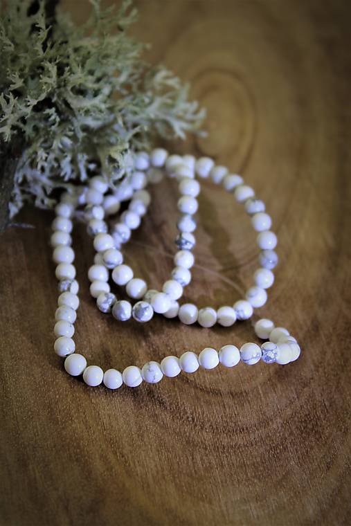 Minerály - magnezit 4mm celá šnúra AKCIA! - 14277943_