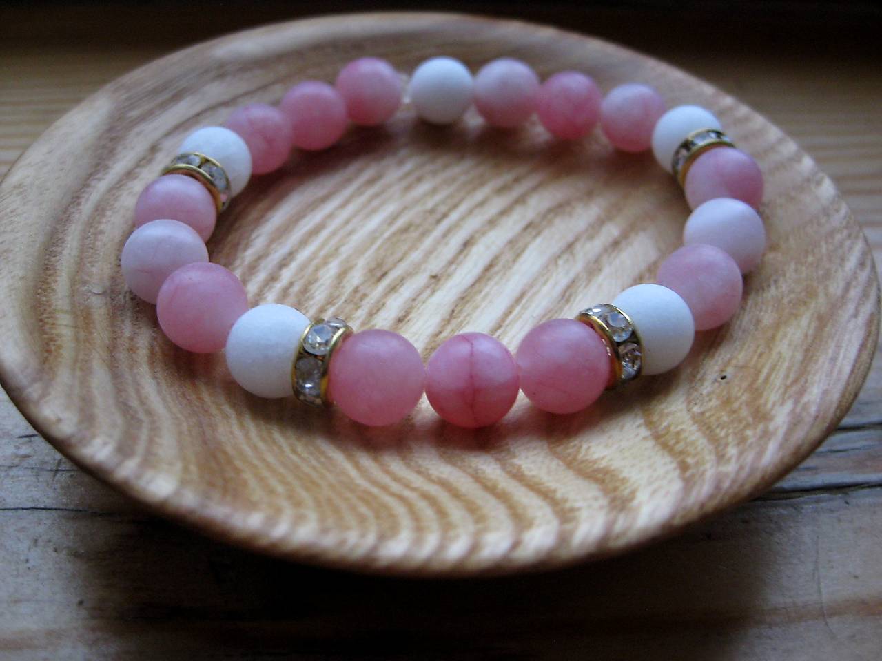 Náramok z minerálov pružný (jadeit + štrasové rondelky, č. 3511)