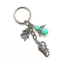Kľúčenky - Kľúčenka "kopačka" s anjelikom (smaragd svetlý) - 14281318_