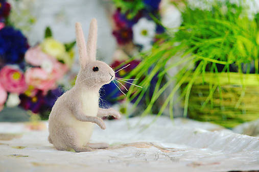  - Malý králiček z plsti, polohovateľný - 14279758_
