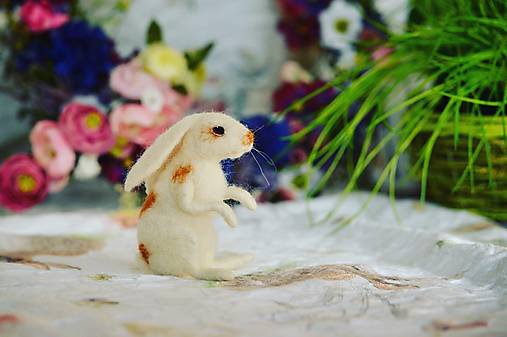 - Malý králiček z plsti, polohovateľný - 14279791_