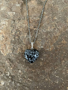 Náhrdelníky - prívesok srdce z Obsidiánu vločkového - 14279190_