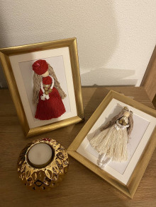 Dekorácie - Makramé bábika v zlatom rámiku - 14291807_
