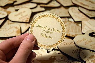 Darčeky pre svadobčanov - Svadobná drevená magnetka - 14290634_