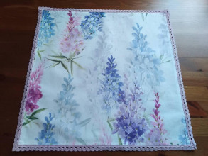 Úžitkový textil - Obrus pastelové kvety s lila čipkou 42*42 - 14290711_