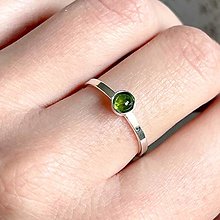 Prstene - Mini Elegant Verdelite Tourmaline Ring Silver Ag 925 / Strieborný prsteň so zeleným prírodným turmalínom - 14300190_