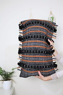 Úžitkový textil - Ručne tkaný vlnený dekoračný vankúš ZLAVA 50% Jediný kus - 14299345_