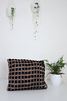 Úžitkový textil - Ručne tkaný vlnený dekoračný vankúš (čierna/hrdza 35*40 ZLAVA!) - 14299843_