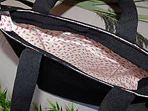 Veľké tašky - Ručne vyšívaná dámska kabelka "E" - 14296872_