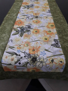 Úžitkový textil - Štóla - Narcisy so zeleným lemovaním - 14302273_