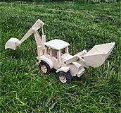 Traktor- bager - drevená hračka