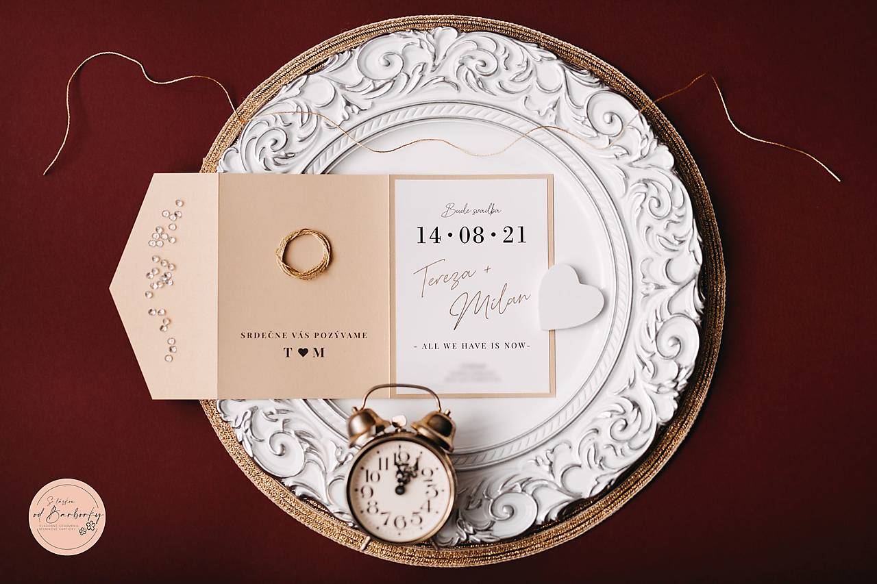 Svadobné oznámenie v champagne kapsičke so zlatým motúzikom a metalickým zlátením #78 (Svadobné oznámenie v počte 51 a viac kusov)