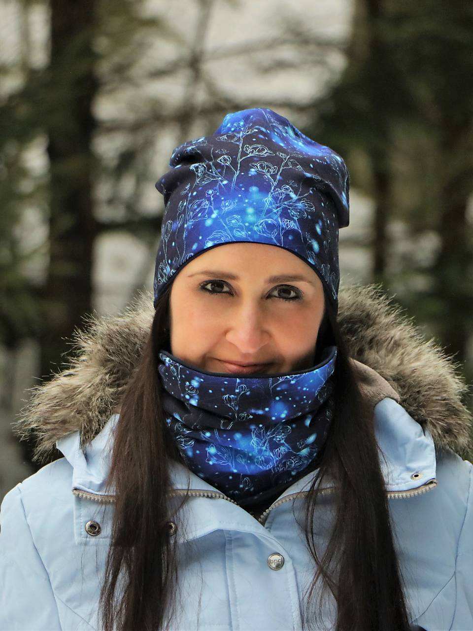  Kvety na modrej čiapka, nákrčník alebo set