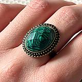 Prstene - Faceted Malachite Vintage Ring / Prsteň s malachitom syntetickým vintage - 14326606_