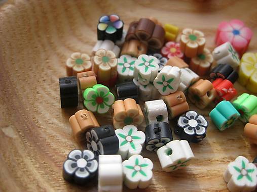 Korálky - Mini fimo kvietky korálky mix, 10 ks - 14341345_
