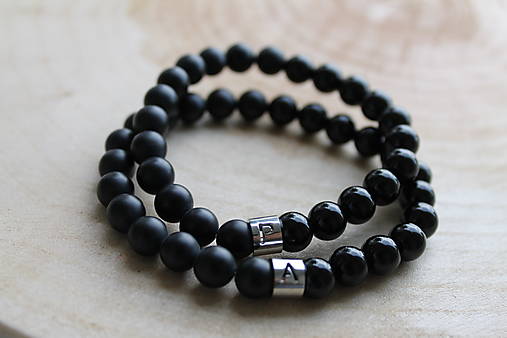 Black and Black 02 _partnerské _iniciálka