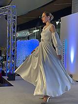 Šaty - Jednoduché svadobné šaty (aj pre moletky) s krajkovým chrbátom a rukávmi SKLADOM - 14342622_