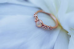 Prstene - Zlatý prsteň s etiópskym opálom(ružové)- Bokeh Rose Gold Opal - 14348782_