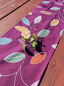 Úžitkový textil - Bavlnená štóla s jarným kvetinovým vzorom  (fialová s farebnými listami) - 14353825_