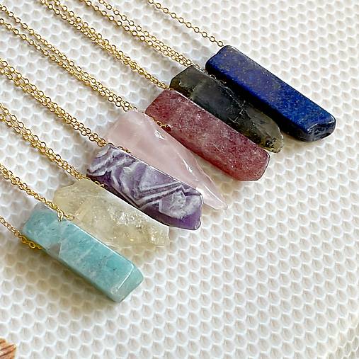 Grey Labradorite Golden Necklace / Náhrdelník s labradoritom