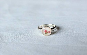 Prstene - Nastaviteľný strieborný prsteň so sušeným kvetom - 14366387_