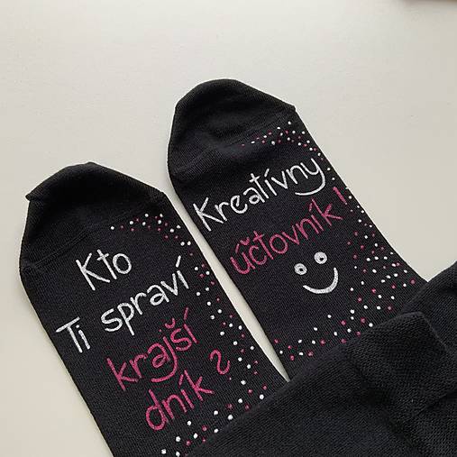Maľované ponožky pre kreatívneho účtovníka (čierne)