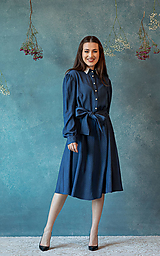 Šaty - Modré tencelové bodkované šaty s čipkovaným golierikom - 14366629_