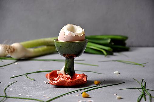 Stojan na vajíčka s ružou oranžovo jahodovo zelená