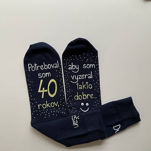 Maľované tmavomodré ponožky k narodeninám (so smajlíkom a menom)