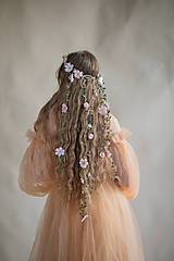 Ozdoby do vlasov - Kvetinový venček so závojom "keď v duši kvitne" - ružový - 14375839_