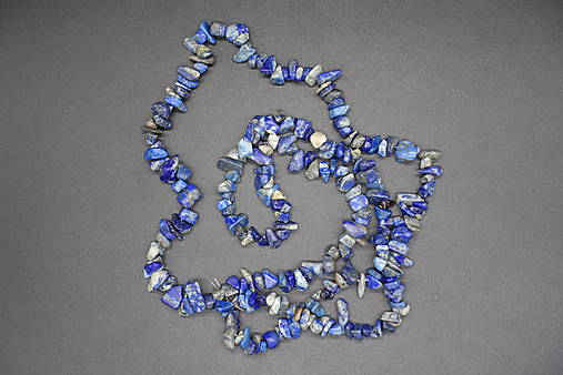 Minerály - Rýchly výber 1. tromlovaných zlomkov v šnúrach (Lapis Lazuli) - 14380054_