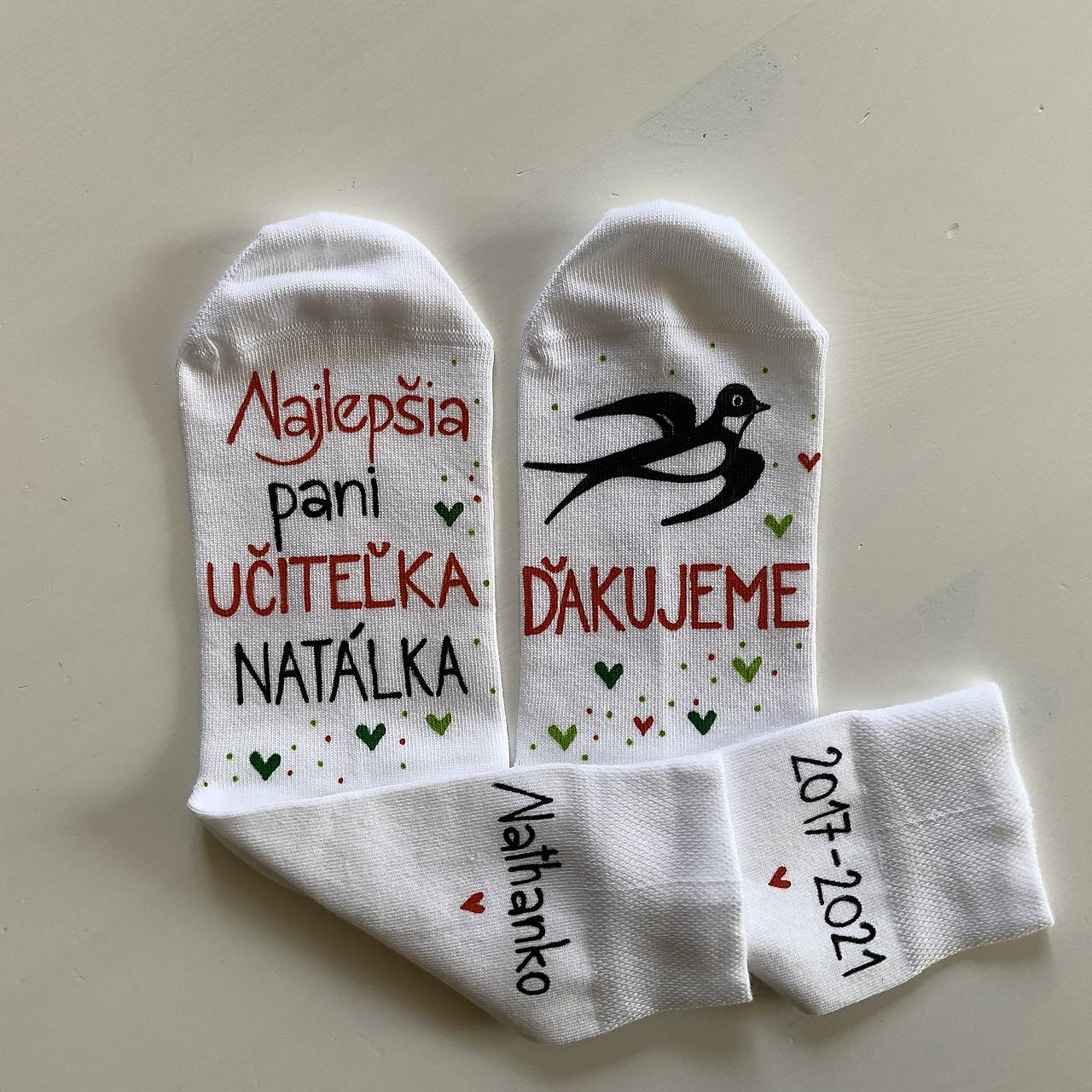 Maľované ponožky pre naj PANI UČITEĽKU (S lastovičkou)