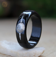 Prstene - Prírodný prsteň z ebenu a kameňa MAGNESITU - 14392692_