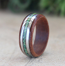 Prstene - Prsteň z dreva, ocele, malachitu a jaspisu - 14392884_