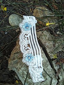 Spodná bielizeň - svadobný podväzok Ivory + modré čipkové kvety 9 - 14394106_