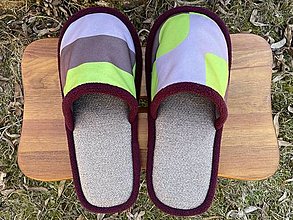 Ponožky, pančuchy, obuv - Zeleno-hnedé papuče s vínovým lemom - 14393854_