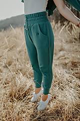 Nohavice - Dámske tepláky s vysokým pásom - smaragdová - 14401515_