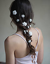 Ozdoby do vlasov - Kvetinové vlásenky "závoj z bielych ruží" - 14401860_