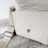 Kabelky - Piñatex® CUTE bag - prírodná biela - 14409498_
