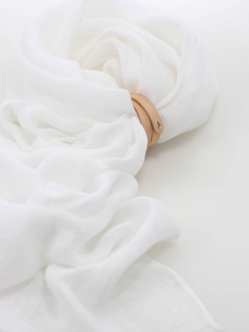 Jemná pôvabná dámska ľanová šatka bielej farby "Ivory"