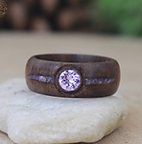 Prstene - Prírodný prsteň s čaroitom a Swarovského krištáľom - 14414610_