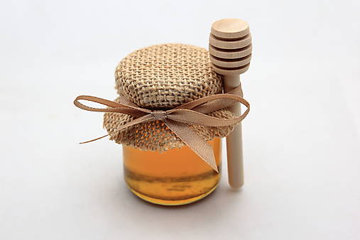 Zdobený svadobný med s paličkou