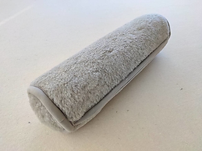 Úžitkový textil - Zdravotný valček 100% ovčie rúno Merino Top Super wash Grey - 14421135_