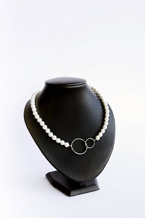 minimalistický shell perlový náhrdelník - double karma
